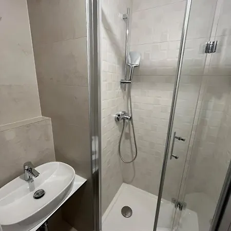 Modern Near Old Town Apartamento